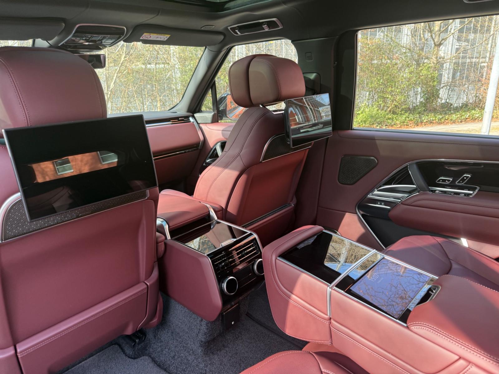 Land Rover Range Rover 3.0 D350 Autobio LWB 2026 on stock