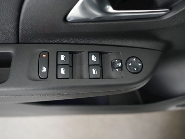 Corsa-e F FIRST EDITION 50kWH AT+LED+RÜCKFAHRKAM