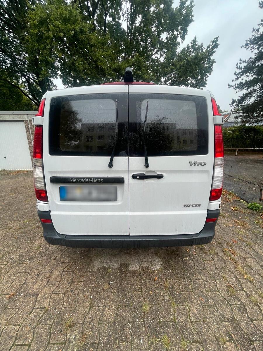 Mercedes-Benz Vito 2007 — rear view