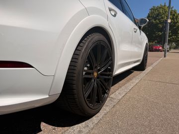 Porsche Cayenne - 12