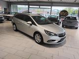 Opel Astra viel Platz, großer Kofferraum - graue Opel Astra