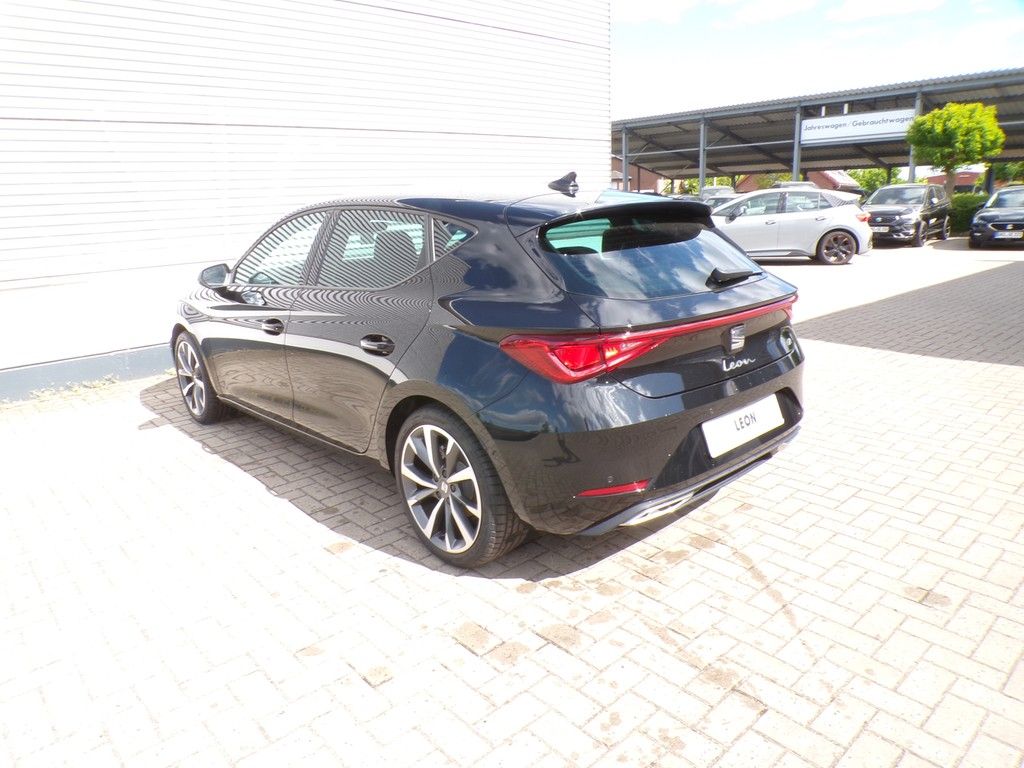 Fahrzeugabbildung SEAT Leon 1.5 eTSI DSG FR