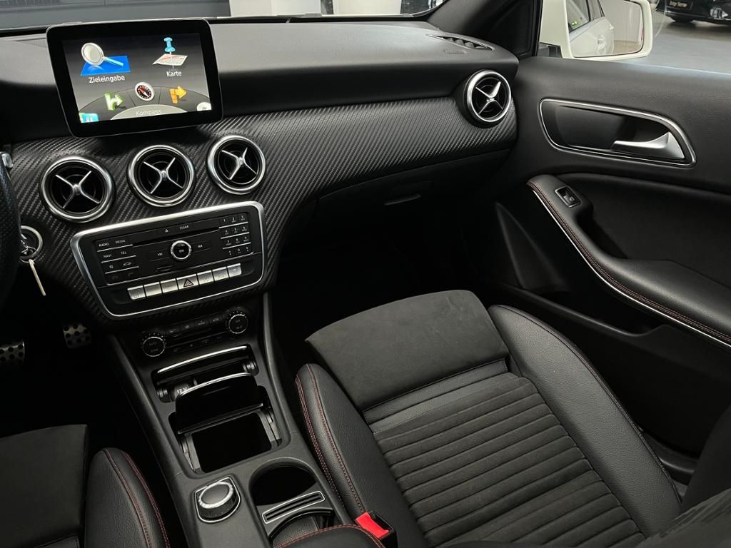 Fahrzeugabbildung Mercedes-Benz A 200 AMG+Pano+LED+Parkpilot+Klimaautom.