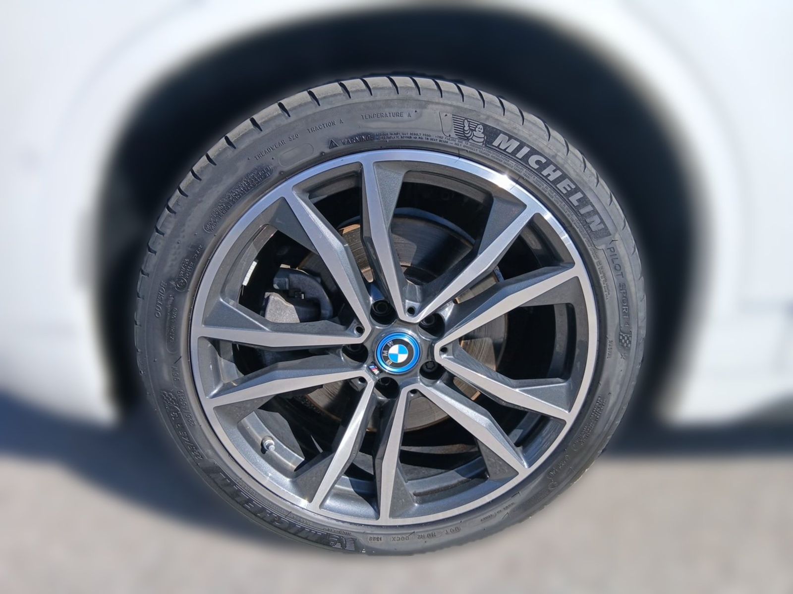 BMW X2 xDrive25e M SPORT HeadUp ACC ParkAss KeyLess imagem 3