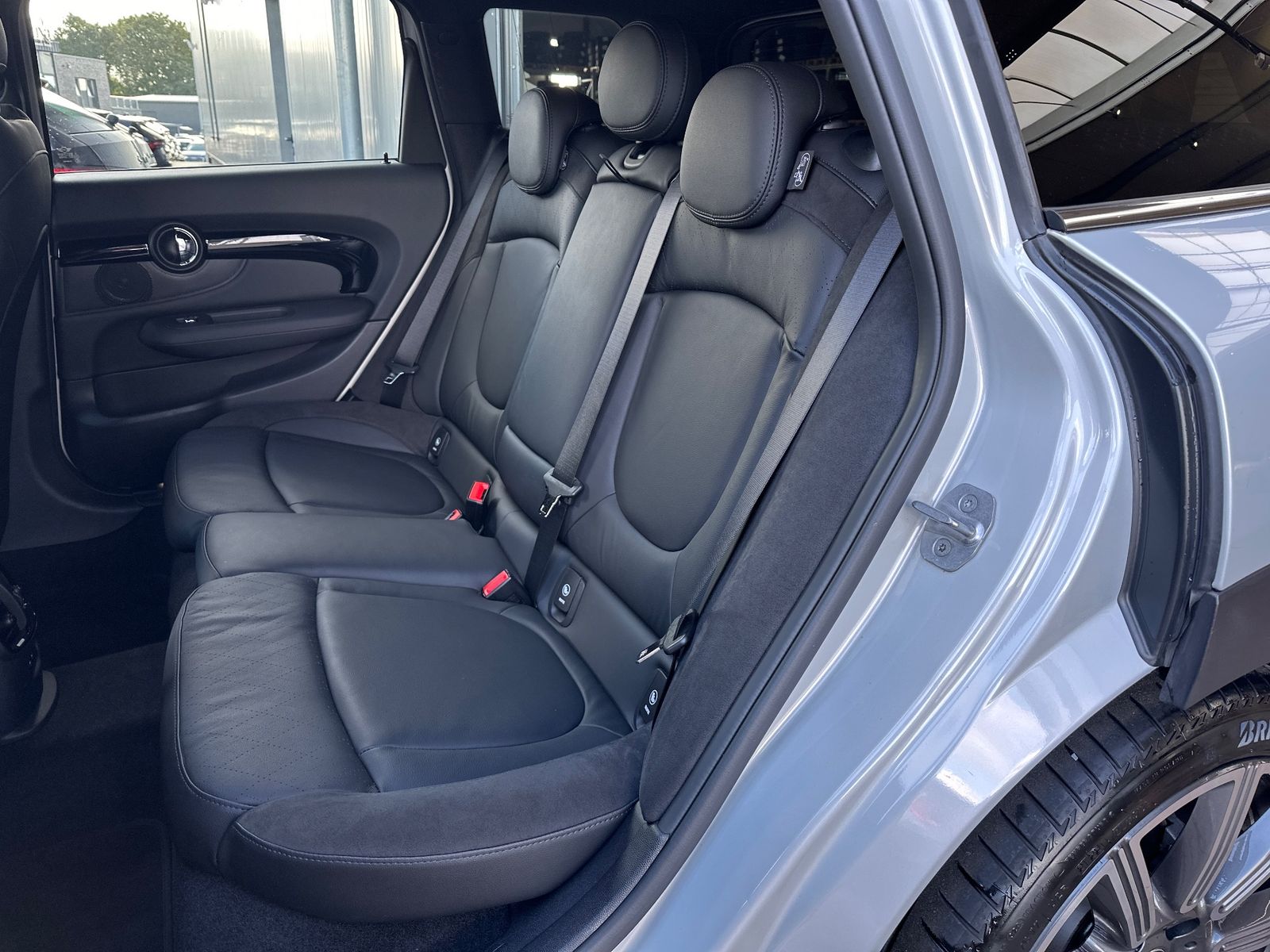 Fahrzeugabbildung MINI Cooper S Clubman Aut. Classic Black NAV+LED+KAM