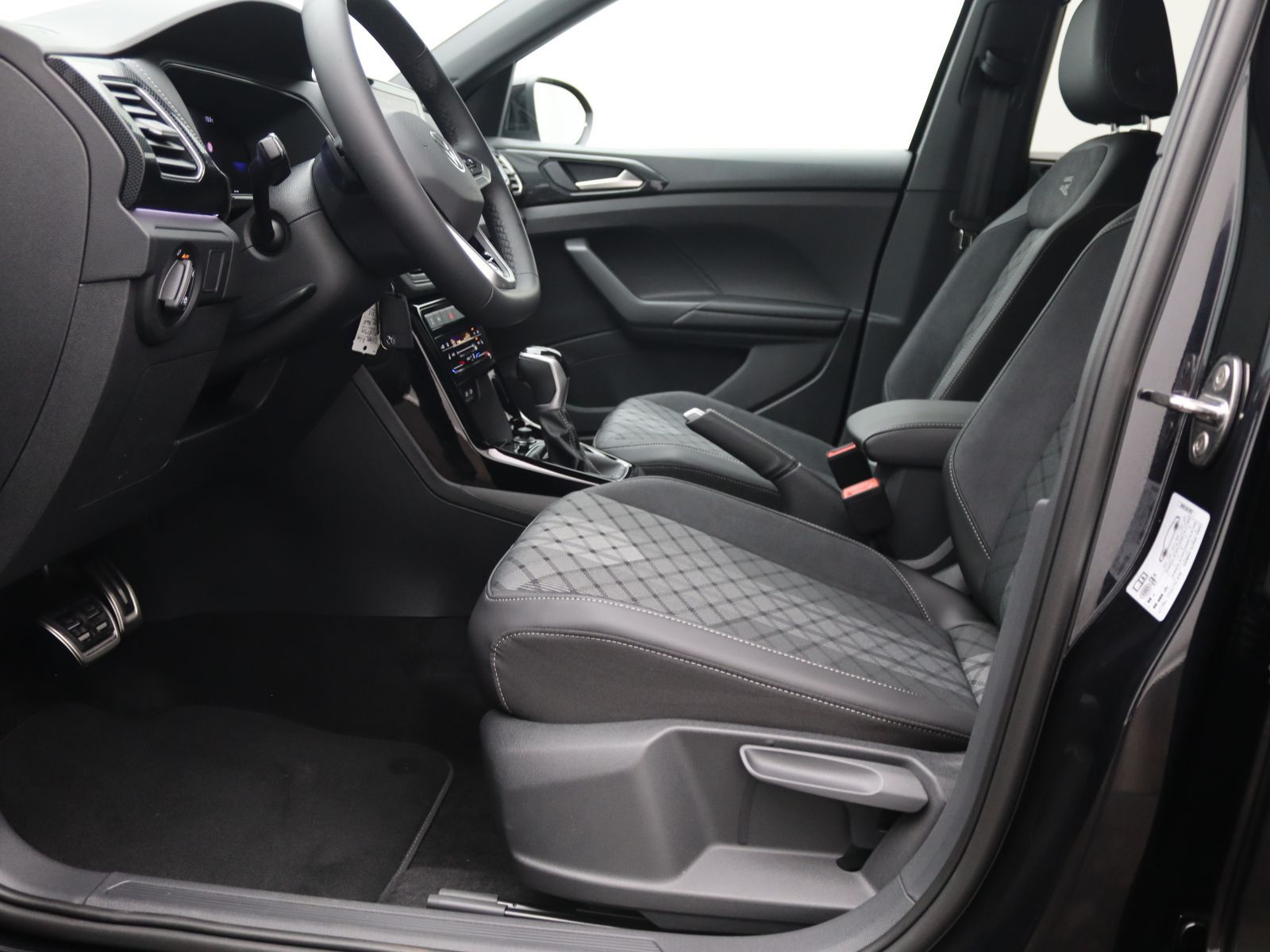Volkswagen T-Cross - Bild 11