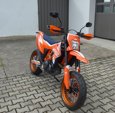 KTM 690 SMC R 2023, Dekor, Remus, eloxierte Felgen