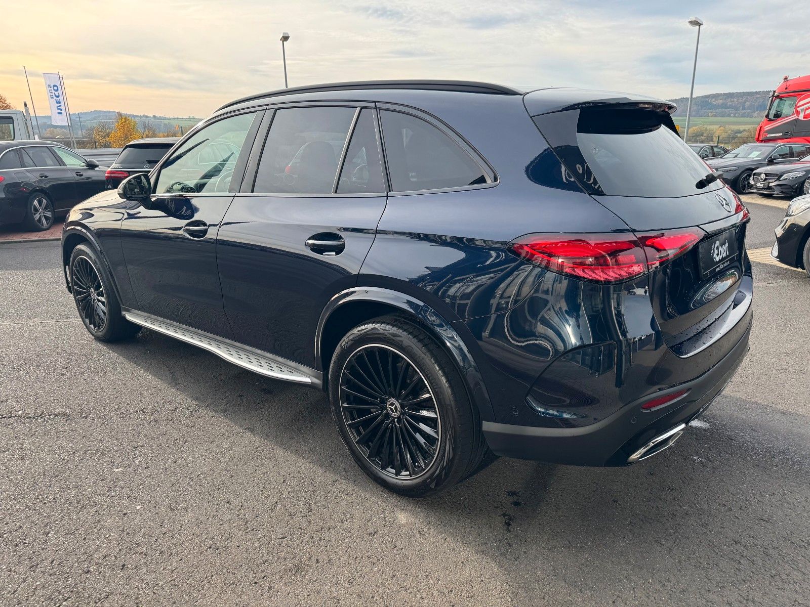 Fahrzeugabbildung Mercedes-Benz GLC 300 4M+AMG+Pano+Burm+360+Memory