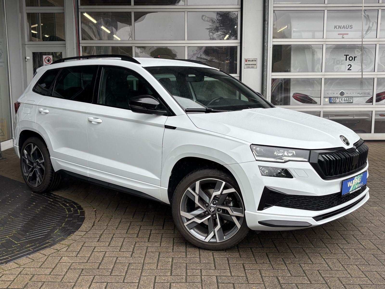 Skoda Karoq 2,0TSI Sportline 4x4 ACC Leder Kamera LED imagem 3