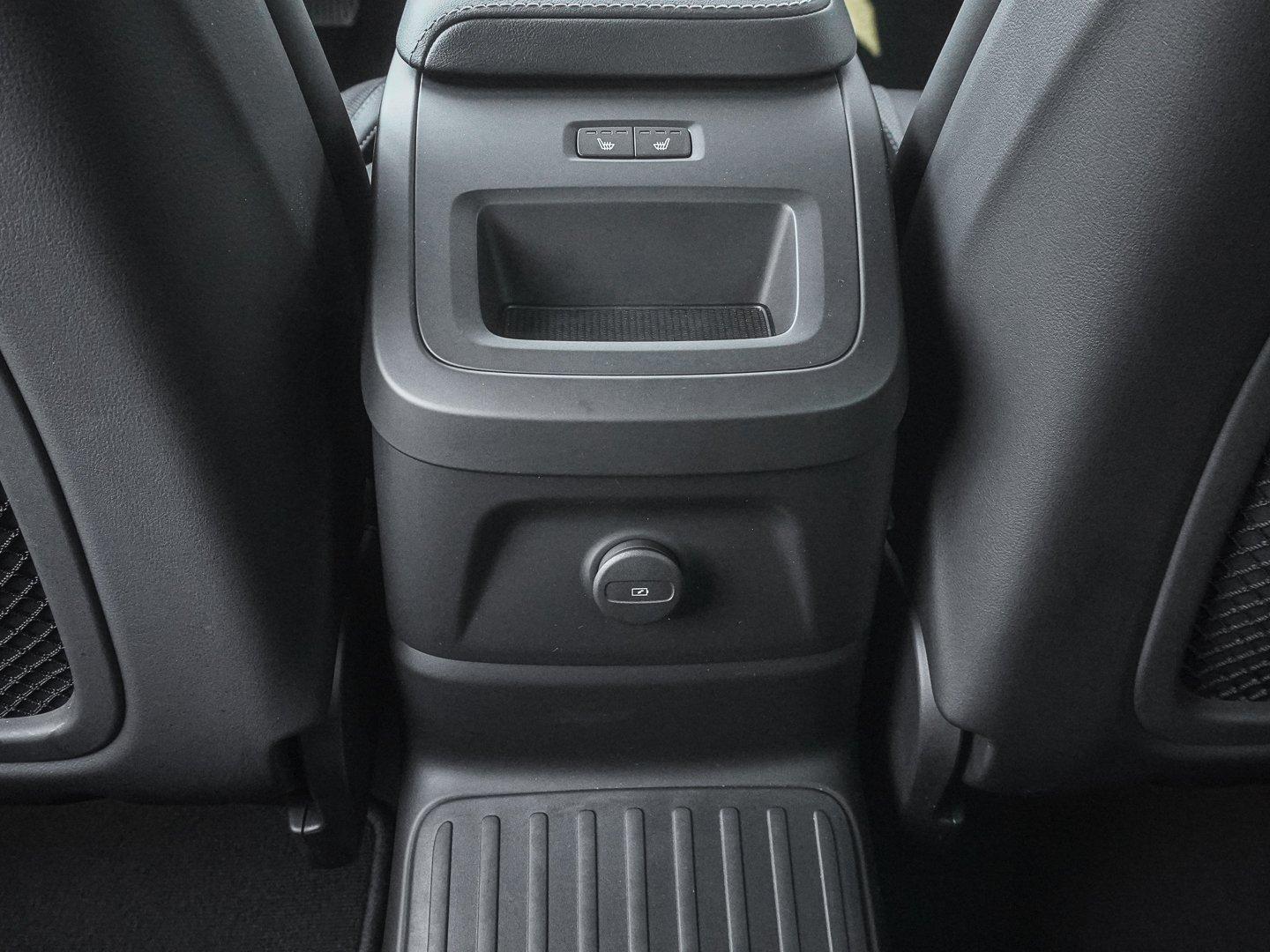 Volvo XC60 T8 AWD Black Edition Ultra Plug-in Hybrid