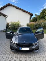 BMW 330e M Sport Automatik M Sport - mit Hybrid-Antrieb: Grau, Alcantara, Bordcomputer, Limousine