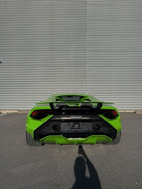 LAMBORGHINI Huracán 2024