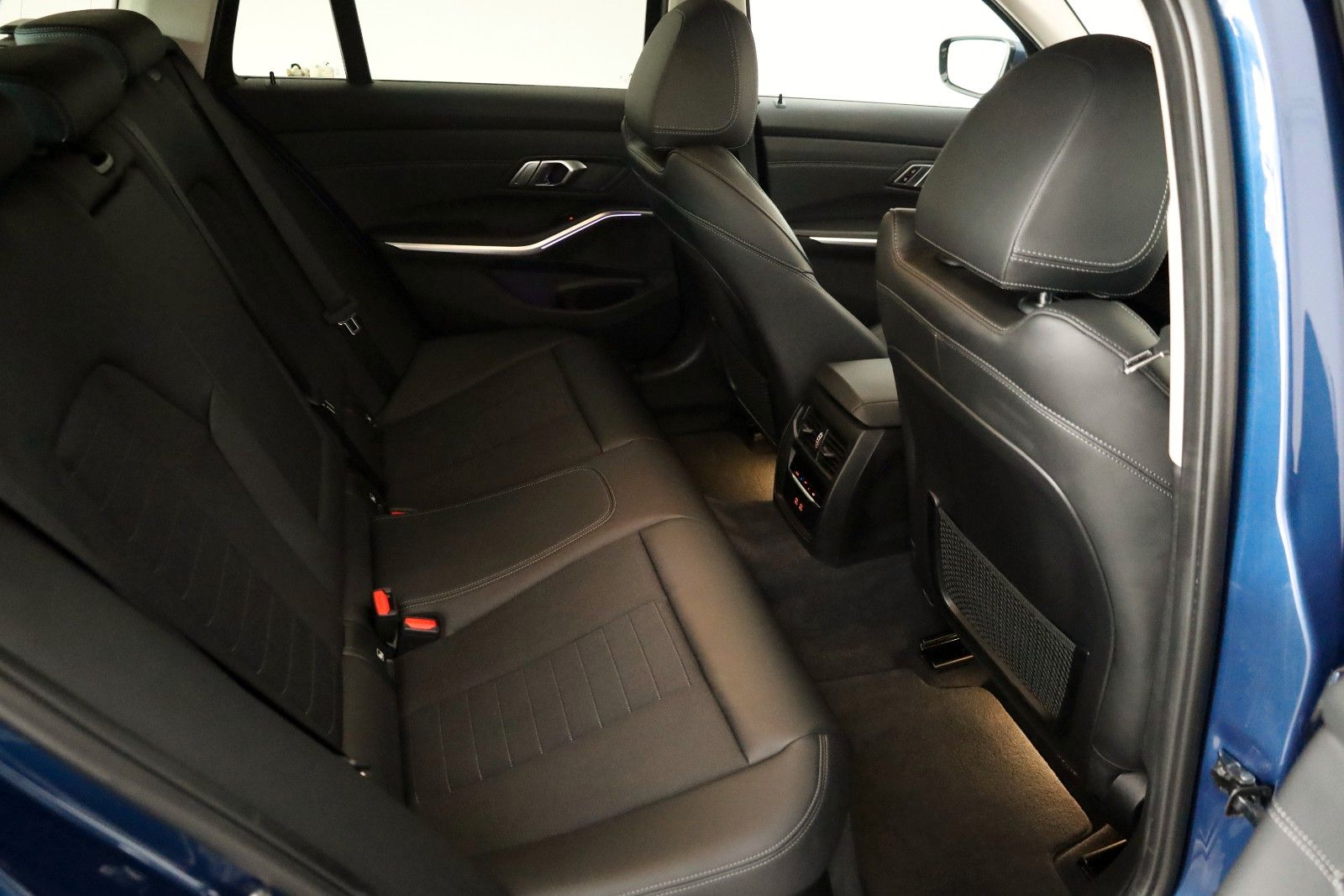 Fahrzeugabbildung BMW 330d xDrive Touring Sport Line T.Leder,Navi,LED