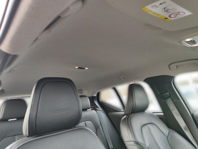 VOLVO XC 40 (Bild 24 von Array)