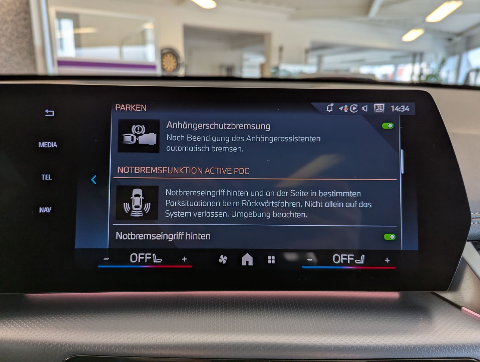 BMW X1 18 d M-Sport Pano Premium-Travel-Paket AHK - Image 28