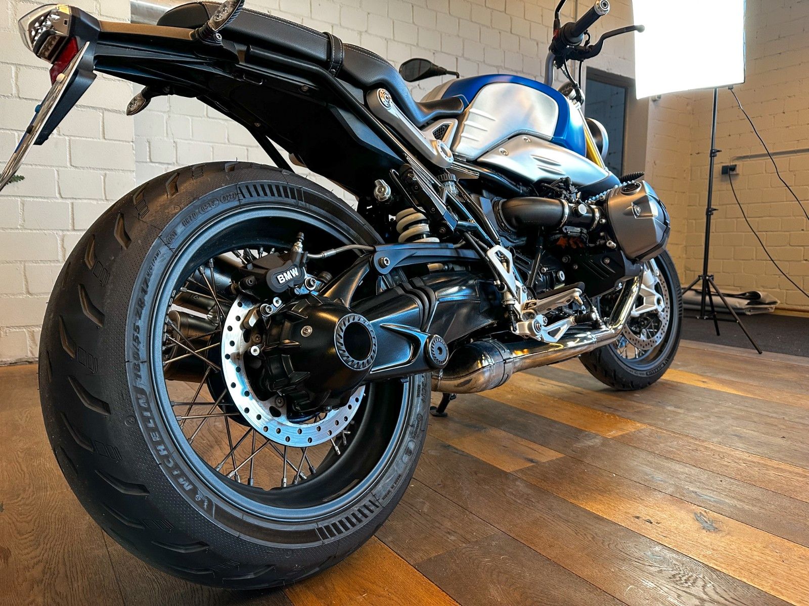 Fahrzeugabbildung BMW R nine T - Sonderlackierung in blau!