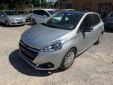 Peugeot 208 PureTech 82 Style - Peugeot 208: Style