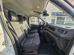 Fahrzeugabbildung Trafic Combi L1H1 3,0t Authentic 2.0 BLUE dCi 11