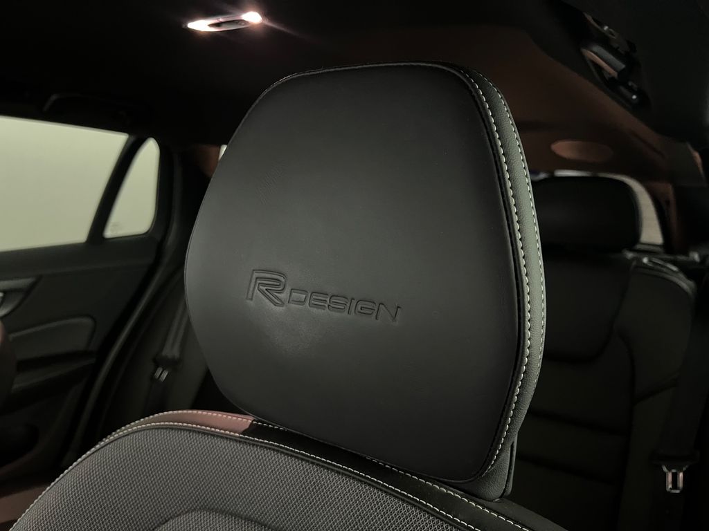 VOLVO V60 R Design / 310PS / NUR 96.tKM / 2.HD / HK / VOLVO V60 R Design / 310PS / NUR 96.tKM / 2.HD / HK /