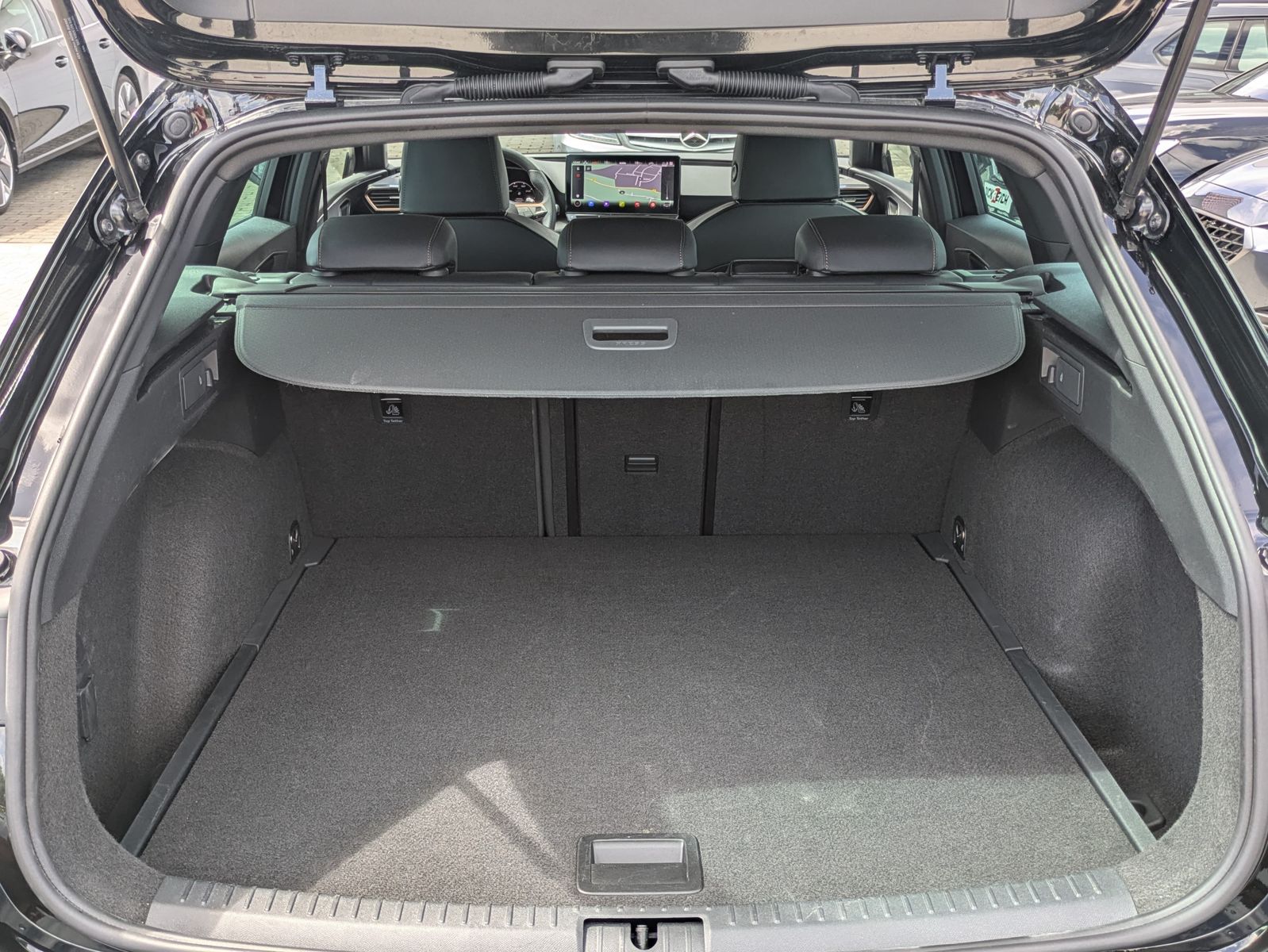 Fahrzeugabbildung CUPRA Leon 1.5 eTSI DSG MATRIX-LED*ACC*APP*KAMERA*18"