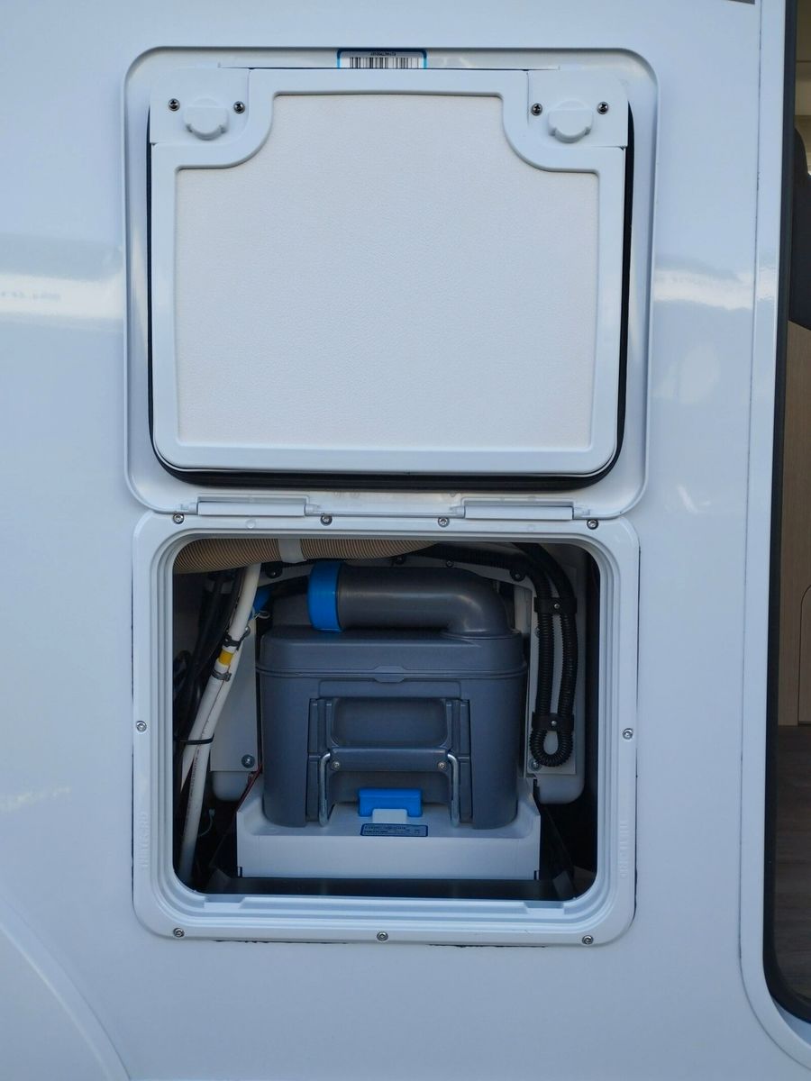 Fahrzeugabbildung Sunlight Adventure T 67 Automatik, Dörr Edition, TV