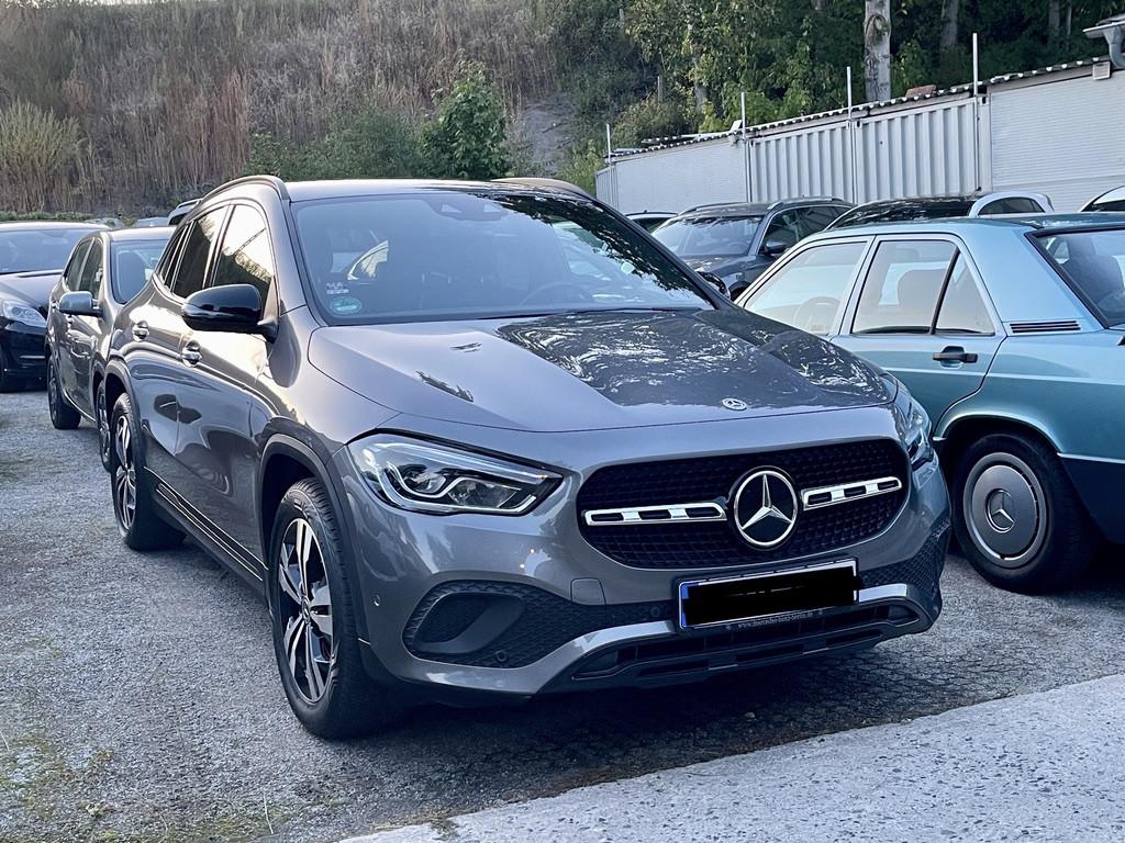 Mercedes-Benz GLA 180 Autom*Progressive*MBUX*LED*DAB*Parkassis
