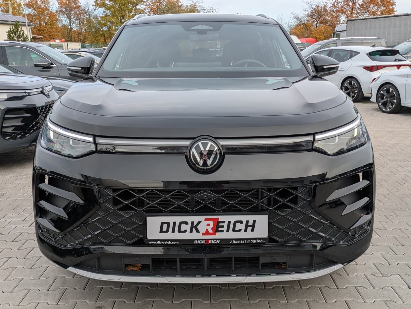 Fahrzeugabbildung Volkswagen Tayron 2.0 TDI 4M R-Line 7Si*MATRIX*AHK*PANO*HUD