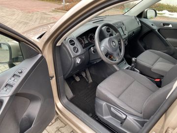 Volkswagen Tiguan - 9