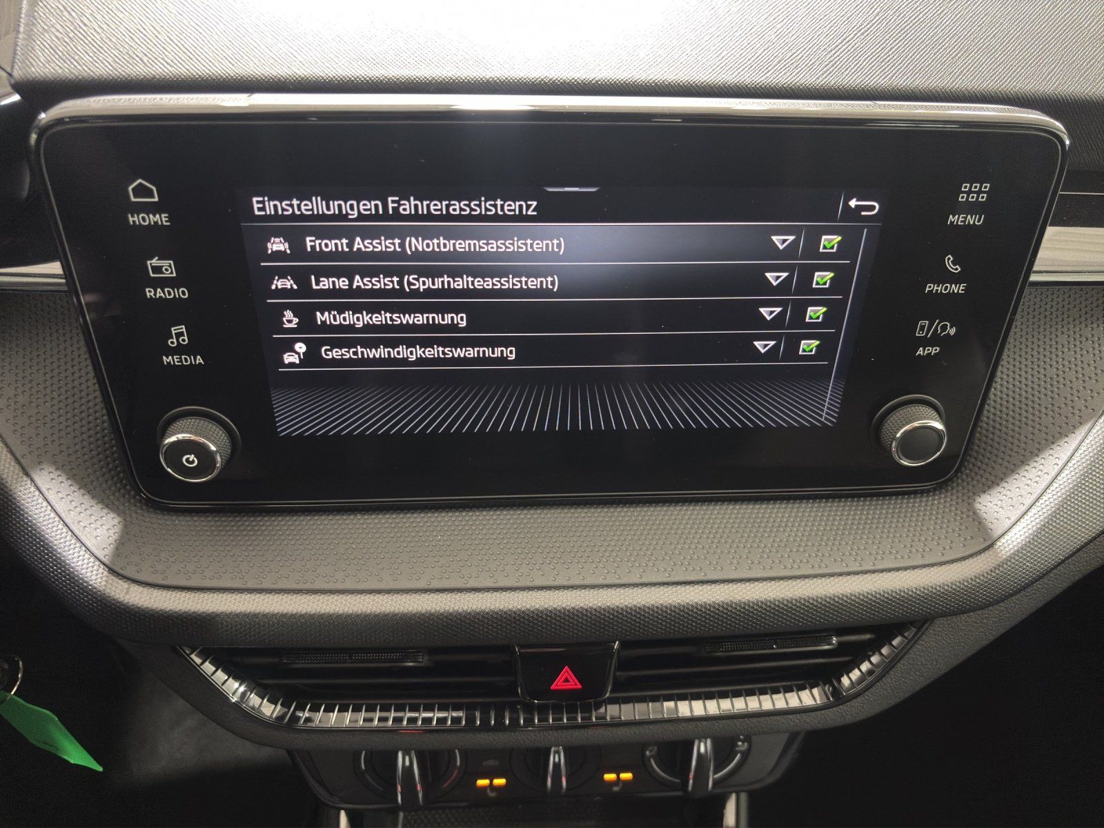 Fahrzeugabbildung SKODA Fabia Essence 1,0 TSI 70 kW