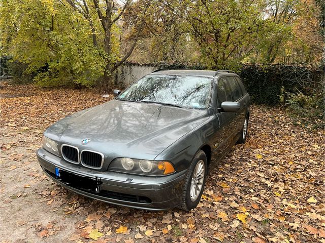 BMW 530i A touring - Shadow Line