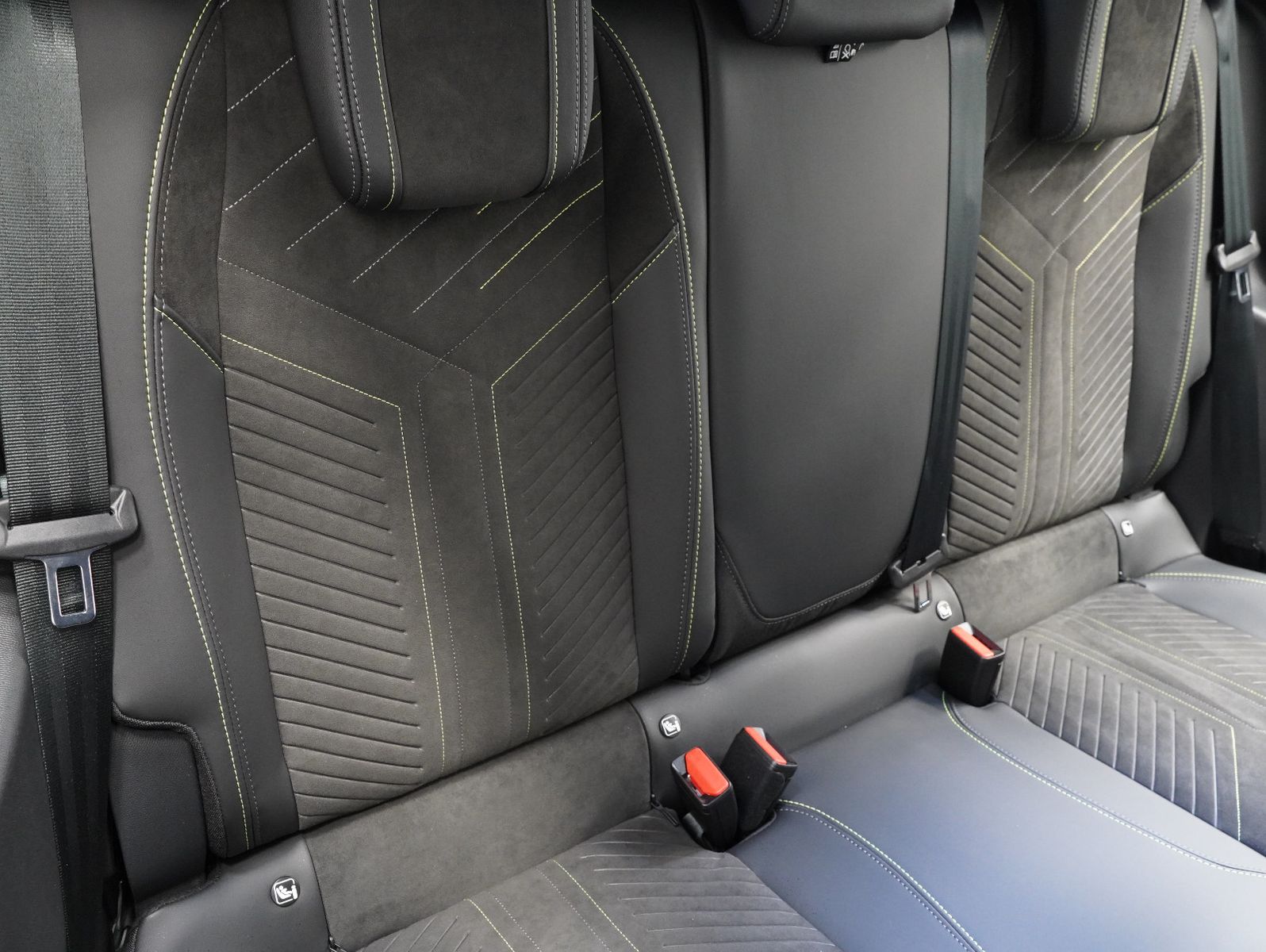 Fahrzeugabbildung Peugeot 208 e- GT LED/NAVI/CARPLAY/DAB/11KW/SOH