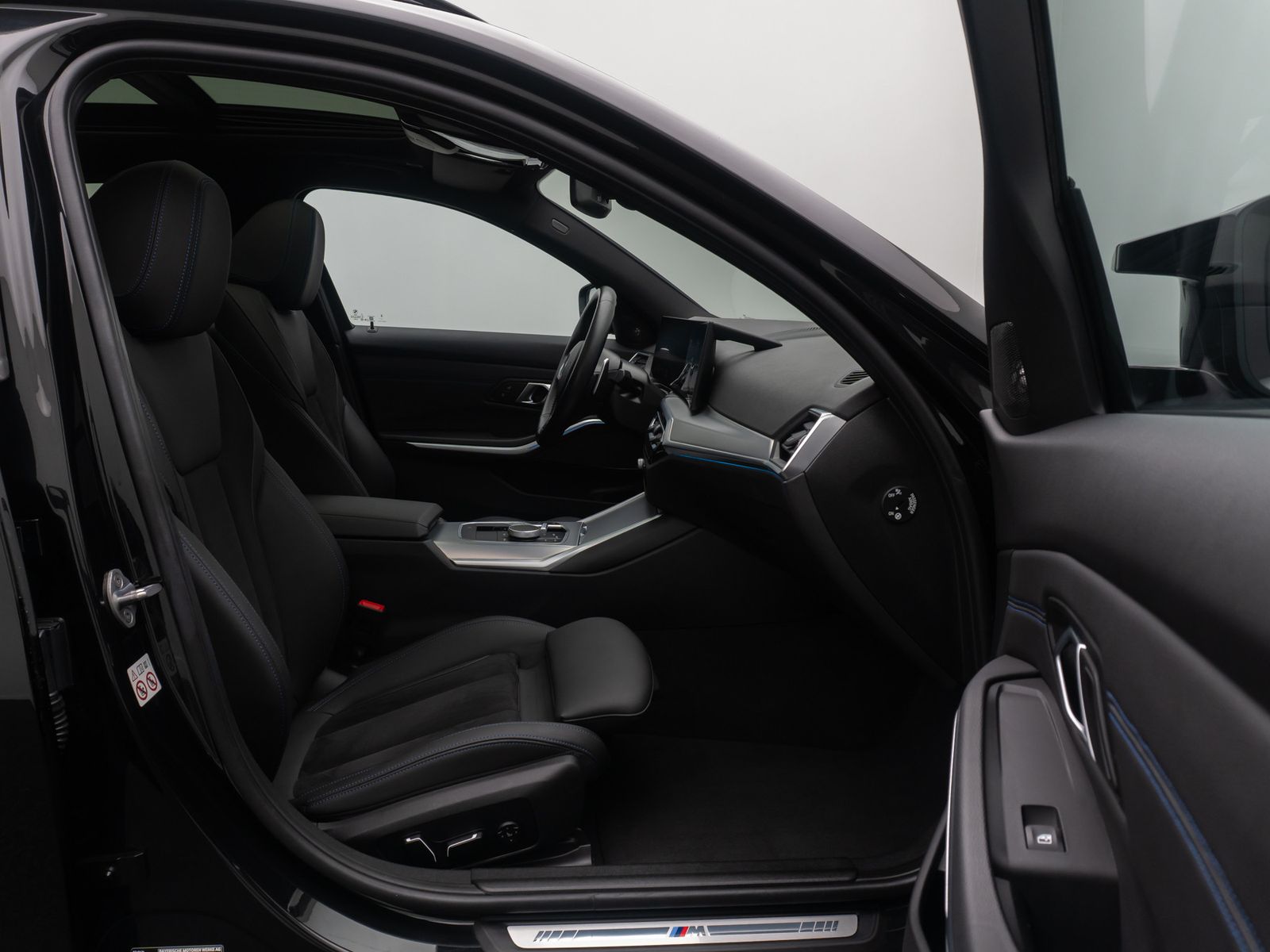 Fahrzeugabbildung BMW M340i xD H/K DAB AHK Panorama 19Zoll WidsDisplay