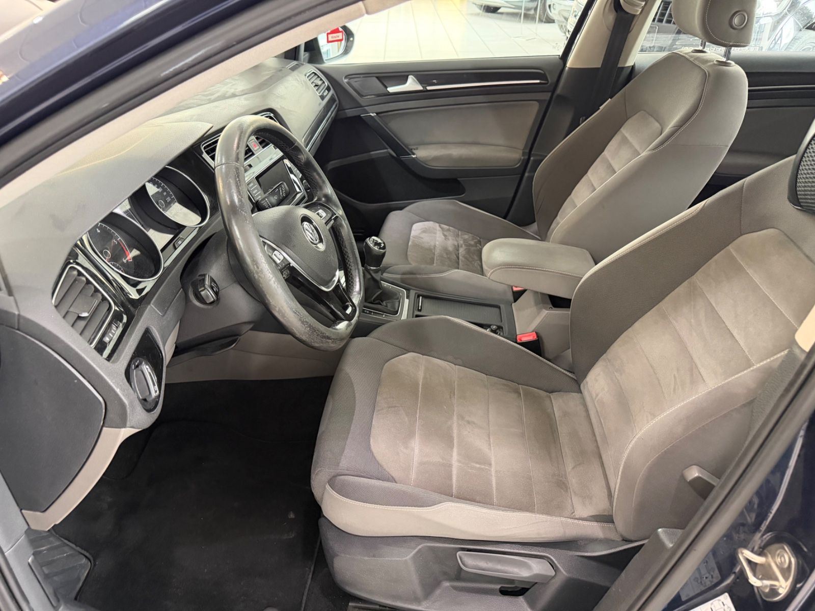 Fahrzeugabbildung Volkswagen Golf VII Lim. Highline BMT