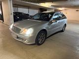 Mercedes-Benz Mercedes C220 Cdi Facelift Sport Edition A... - Mercedes-Benz C 220: Cdi Sport Edition