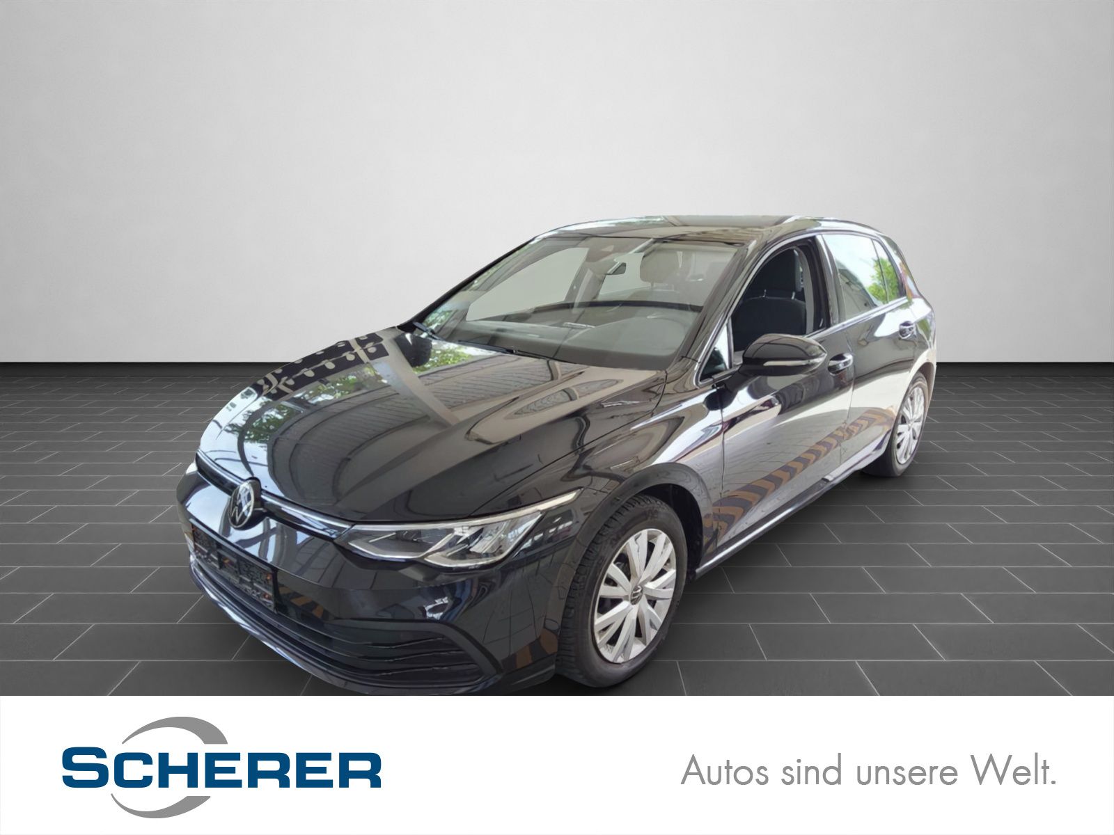 Volkswagen Golf VIII 1.5 eTSI Life DSG NAVI DCC SHZ APP Rea