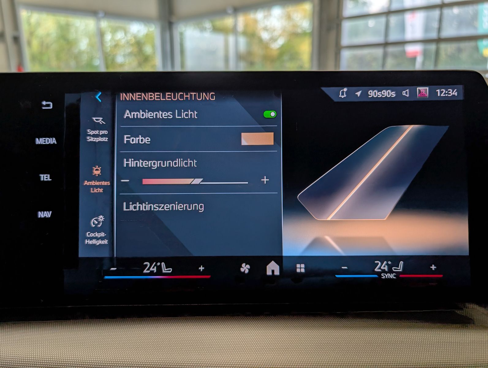 Fahrzeugabbildung BMW 218 Active Tourer d AHK Pano Cam Travel-Paket