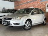 Ford Focus Lim. Ghia-2.0-Alu-Klima - Ford Focus aus 2007: Ghia