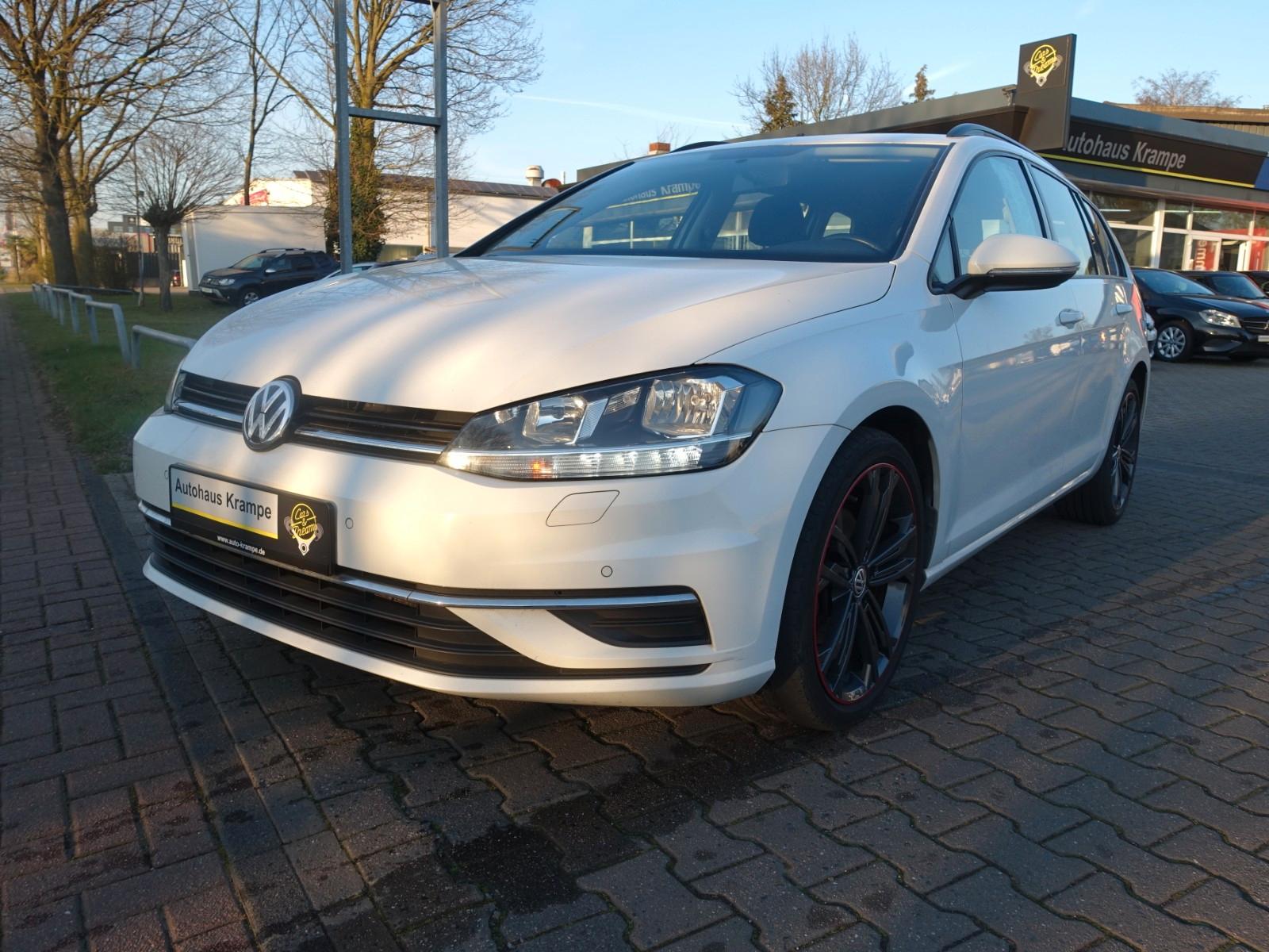 Volkswagen Golf VII Var. Comfortline Navi Massage Standhzg.
