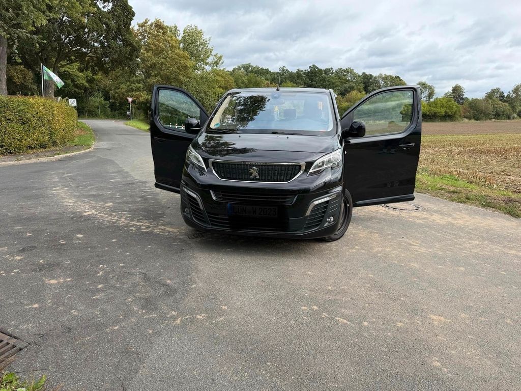Image of Peugeot Traveller