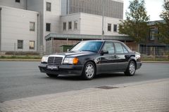 MERCEDES-BENZ 500 E / Motor Nr. 000 132 einer der allerersten