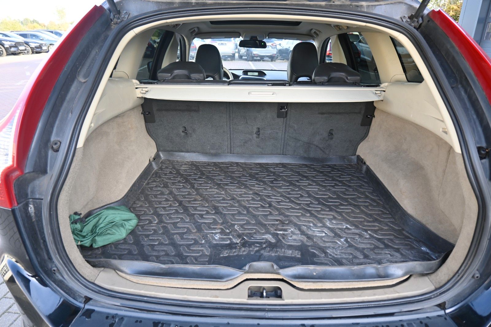 Fahrzeugabbildung Volvo XC60 3.2L 6-Zylinder