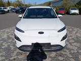 Hyundai Kona Elektro Select ACC SHZ LHZ CAM Smart-Link - Hyundai KONA Elektro: Weiß
