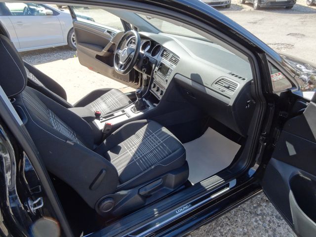 Fahrzeugabbildung Volkswagen Golf VII Lim. Lounge/1.Hd/38TKM/Xenon/PDC/