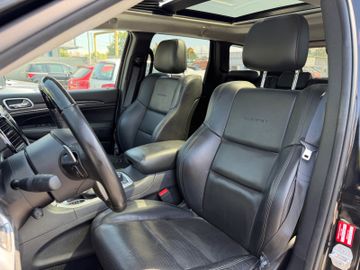Jeep Grand Cherokee - 8