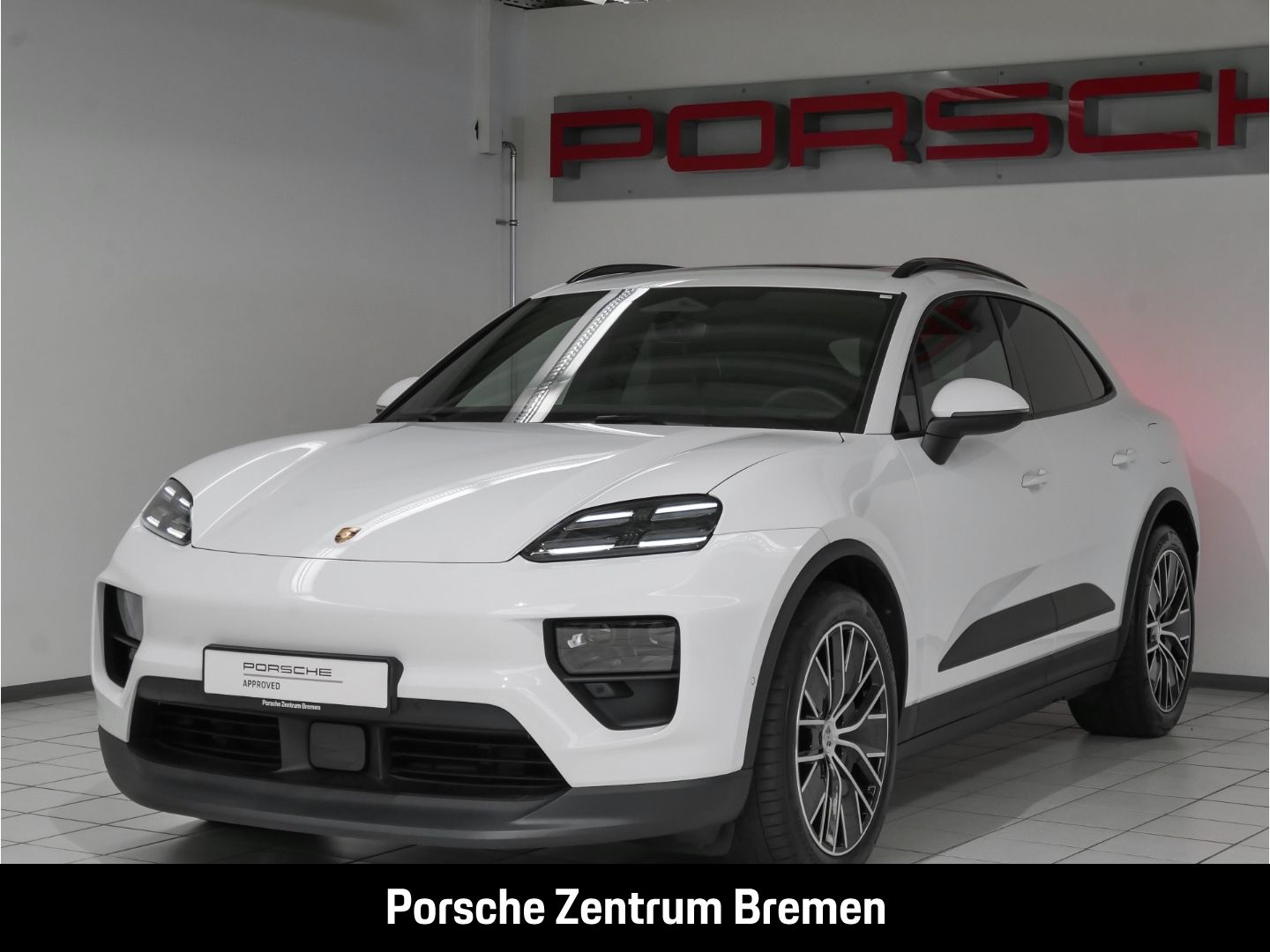 Porsche Macan 4 ACC Matrix Pano Dach 21 Zoll Luftfed