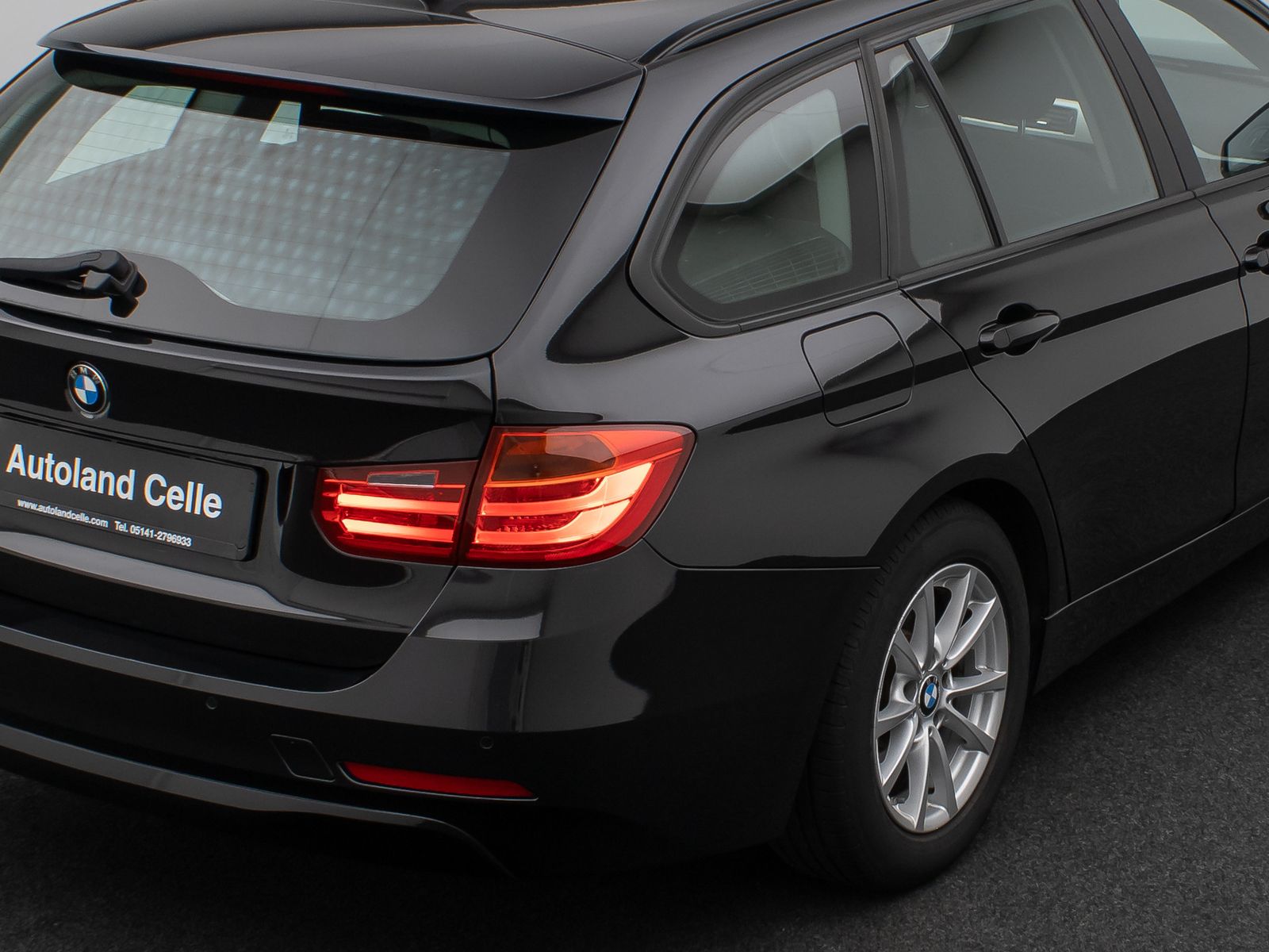 Fahrzeugabbildung BMW 320d Navi PDC Sitzhzg Xenon Geschwindigkeitsreg