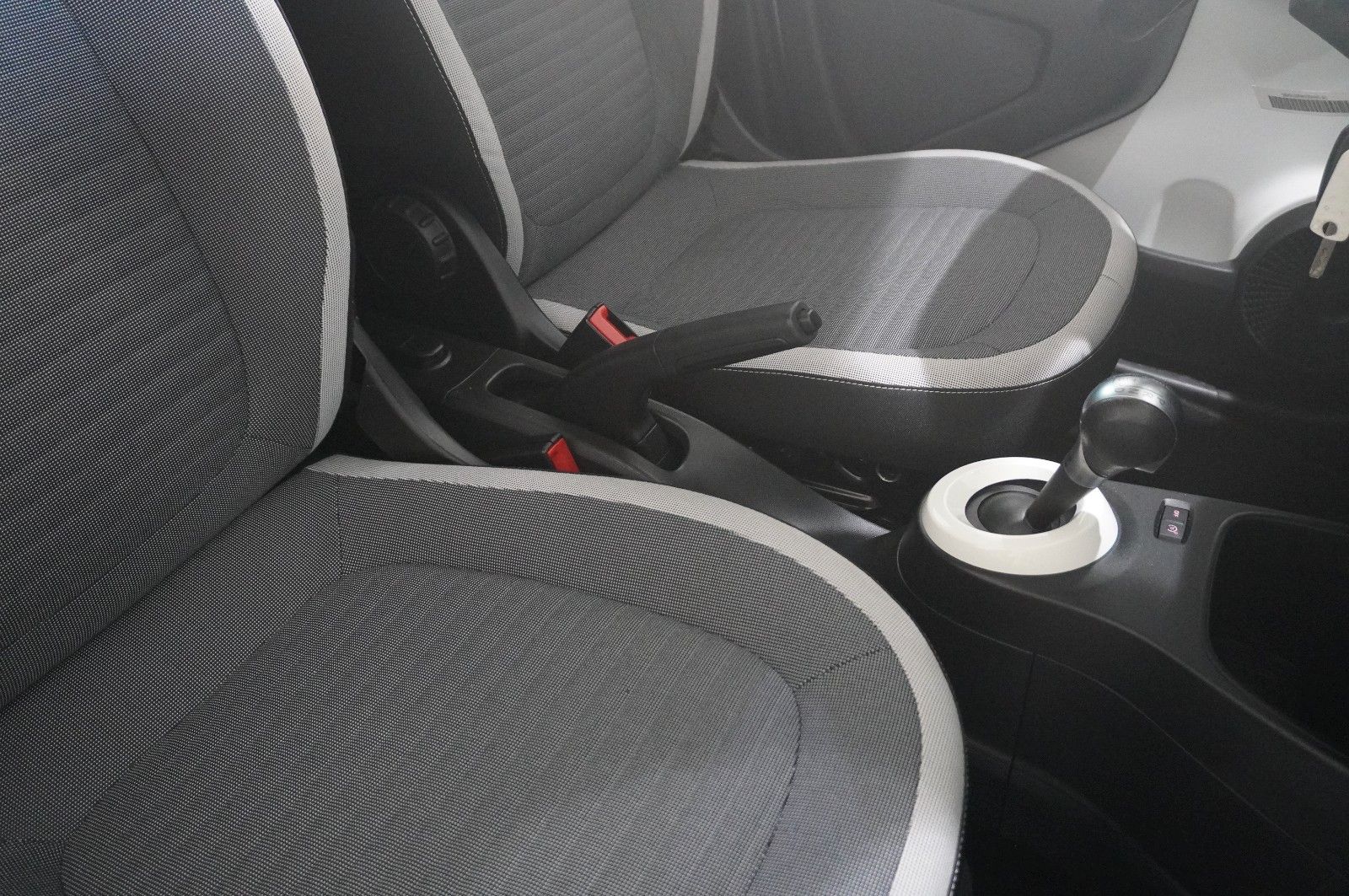 Fahrzeugabbildung Renault Twingo Zen Electric NAVI/LED/USB/TOUCH/DAB/SPORT