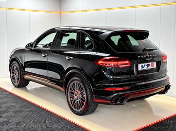 Porsche Cayenne - 1