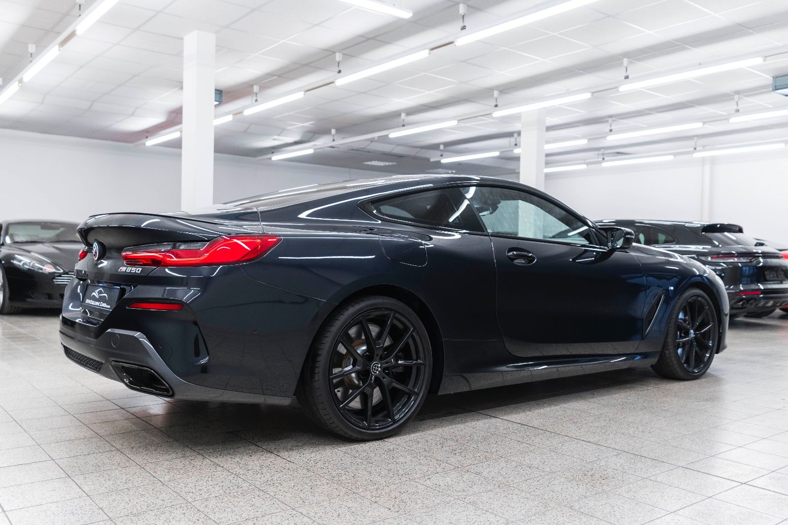 Fahrzeugabbildung BMW M850i xDrive Coupe HUD H&K 360° LASER INDIVIDUAL