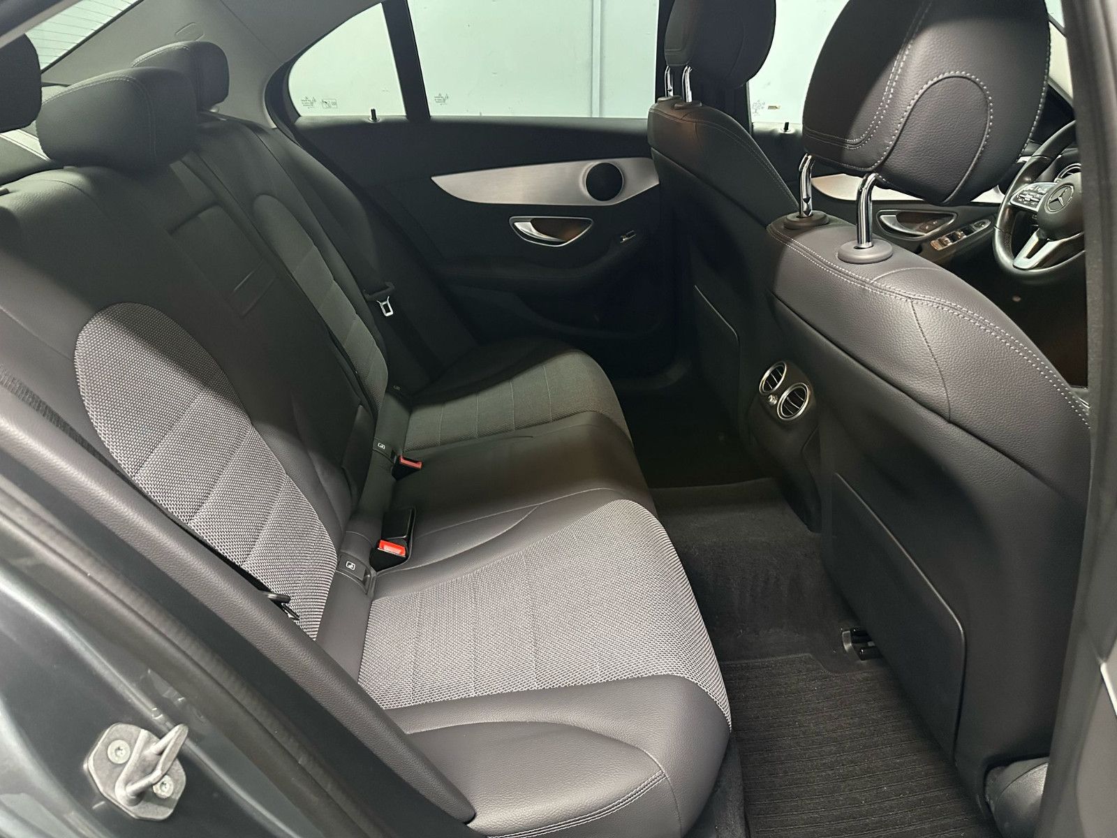 Fahrzeugabbildung Mercedes-Benz C 200  d Avantgarde*NIGHT*KAMERA*SPURH*TEMPO*NAV